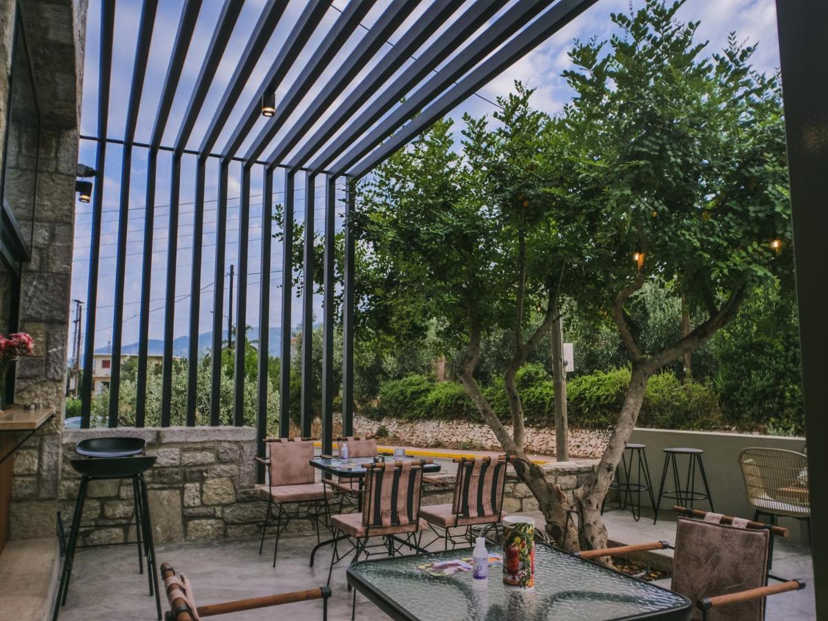 Petrichor Apartment Каламата Екстериор снимка